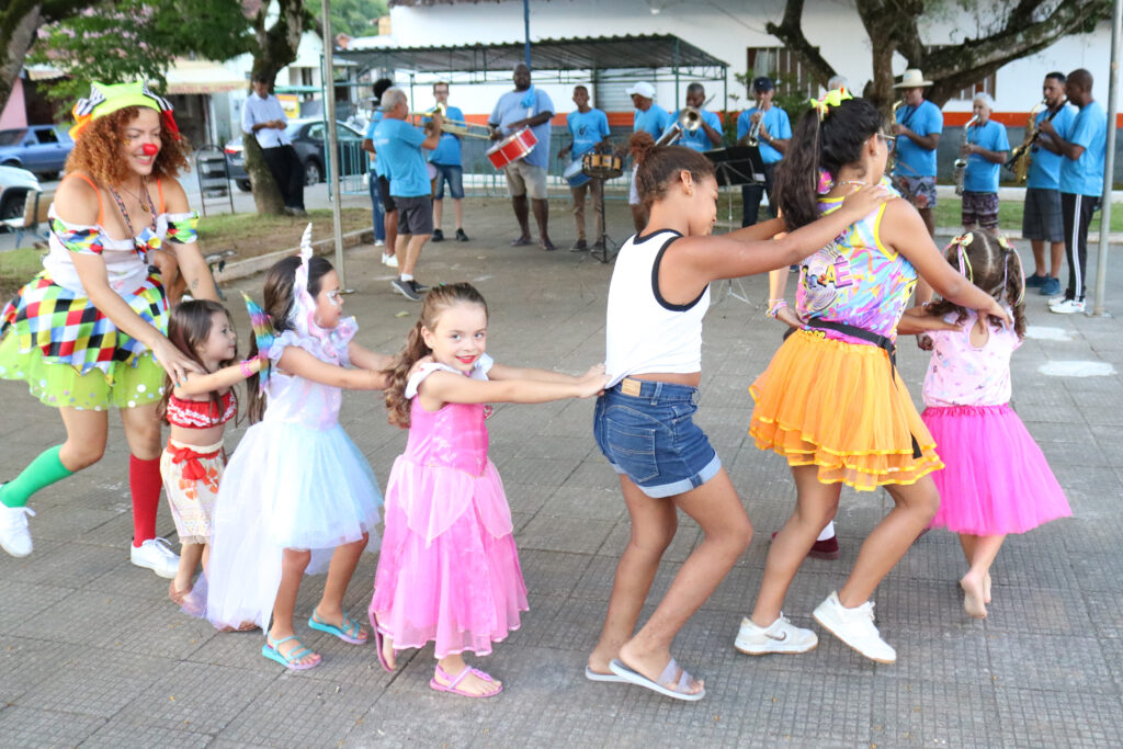 DISTRITO FALCÃO RECEBE PRIMEIRO DIA DE MATINÊ DO CARNAVAL QUATIS 2024 –  Prefeitura Municipal de Quatis